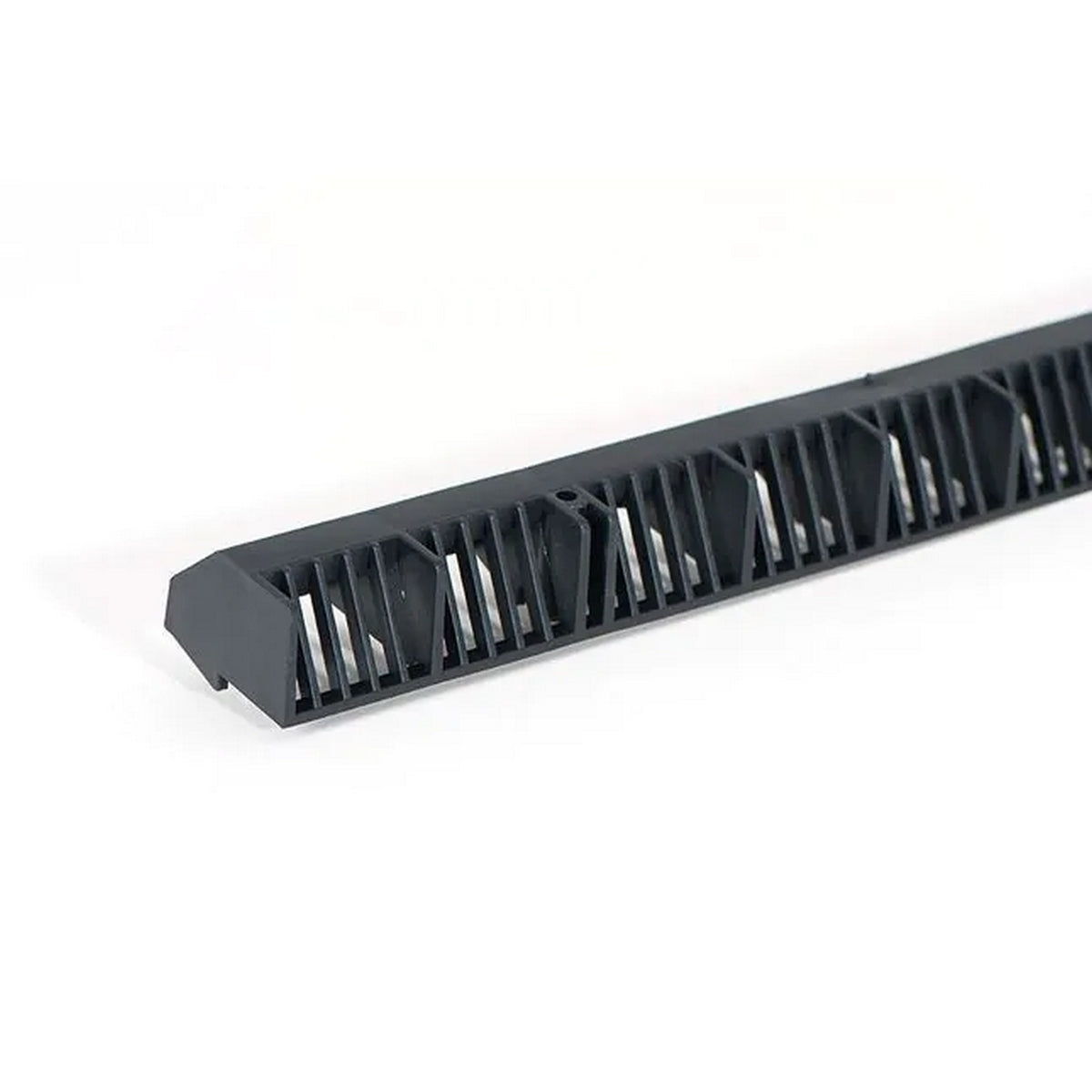 Black Over Fascia Vents - 10,000 mm² (15 mm High)